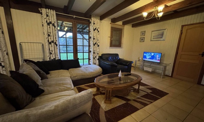 Aubigne-Racan Chalet De Ski | Chalet in Aubigné-Racan with Pool & Garden