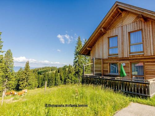 Frantschach-Sankt Gertraud Maison | Chalet in Carinthia with Sauna near Ski Slopes