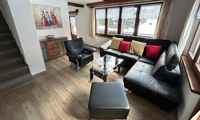 Saas Grund Appartement | Chalet avec 2 appartements dans les alpages.