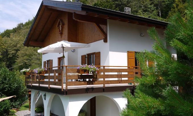 Madruzzo Chalet De Ski | Chalet in the woods with lake and breathtaking view