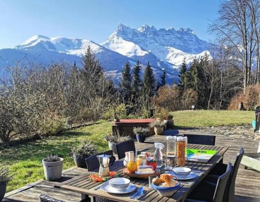 Troistorrents Lit Et Petit-Déjeuner | Chalet Ingas