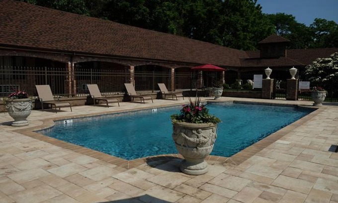 Centerport Hôtel | Chalet Inn & Suites