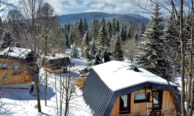 Premanon Chalet De Ski | Chalet insolite et cocooning, poêle à bois et ski