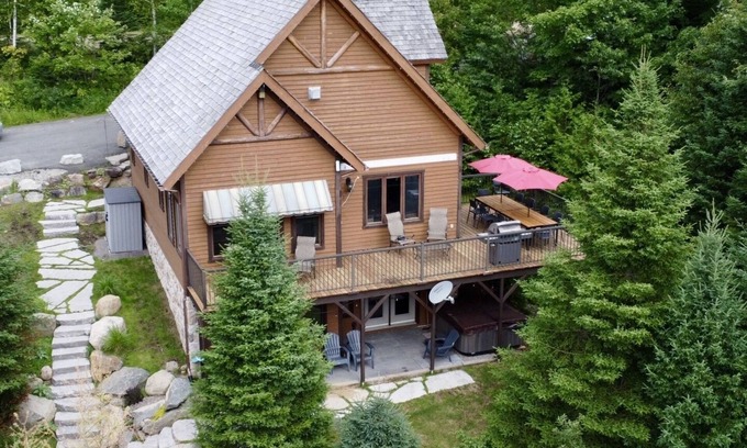 Saint-Faustin-Lac-Carre Chalet De Ski | Chalet L'Agréable, bord de lac, air, spa et Golf.