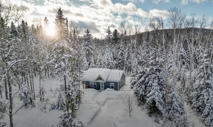Notre-Dame-de-la-Merci Chalet De Ski | Chalet La Chouette avec SPA privé, accès Forêt Ouareau