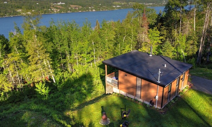 Pohenegamook Chalet De Ski | Chalet l'Enchanteur spa