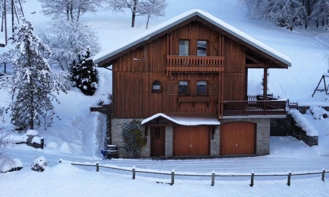 Les Avanchers-Valmorel Chalet De Ski | Chalet les Carrons, 9 people, resort 15 min by shuttle