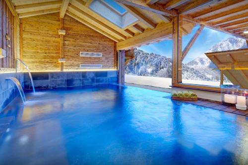 Les Clefs Chalet De Ski | Chalet Ladroit - OVO Network