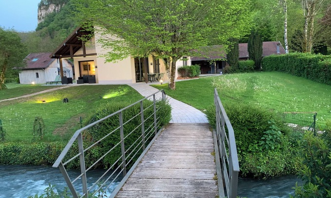 Nans-sous-Sainte-Anne Chalet De Ski | Chalet Le Lison 4 chambres Franche Comté au calme rivière animaux acceptés