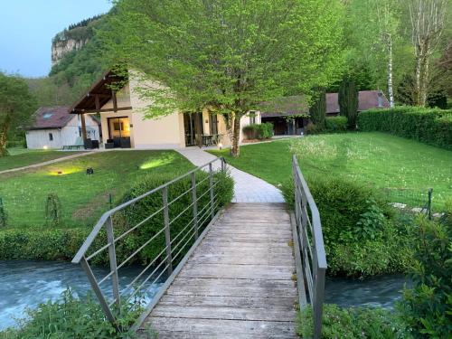 Nans-sous-Sainte-Anne Maison | Chalet le Miroir du Lison Franche Comte