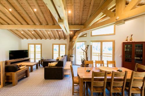 Nancroit Chalet De Ski | Chalet Les Amis