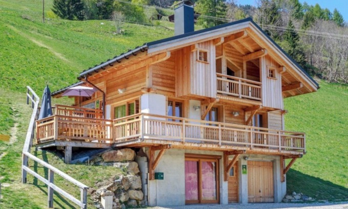 Beaufort Chalet De Ski | Chalet 'Les Tarines 2' with Mountain View, Private Terrace and Wi-Fi