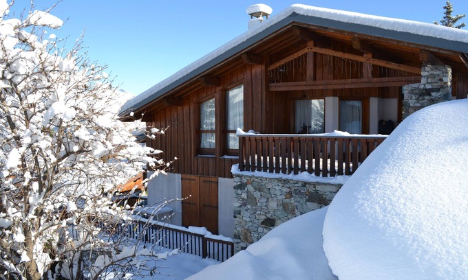 Bellentre Chalet De Ski | Chalet Mathilde - Piste à 20m, jacuzzi, sauna, vue sur le Mont Blanc!