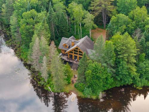 Wentworth-Nord Chalet De Ski | Chalet Mazama - Private Lake - Hot Tub - 16P