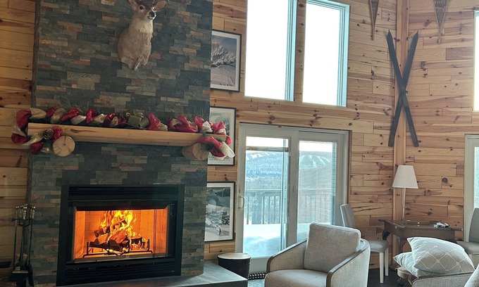 Ellicottville Chalet De Ski | Chalet MoNARCH NewLuxury 3bd 3 bath