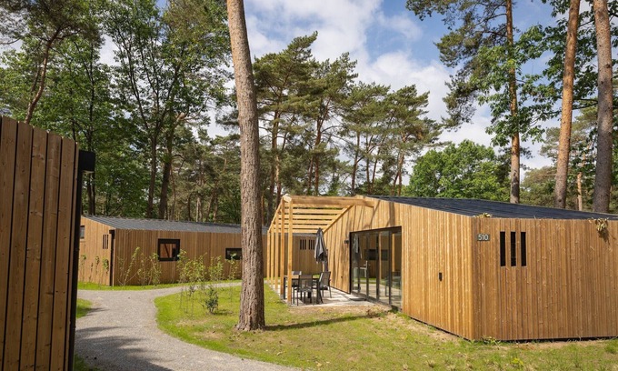 Municipality of Geldrop-Mierlo Chalet De Ski | Chalet moderne avec deux sdb, dans un parc de vacances, à 12 km depuis Eindhoven