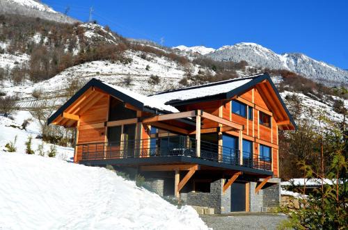 Aime Chalet De Ski | Chalet neuf, Jacuzzi, piscine privée mai-sept, pétanque, proche Paradiski