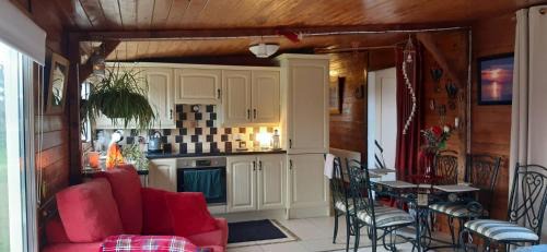 Keadue Maison | Chalet on Cloghans Pier