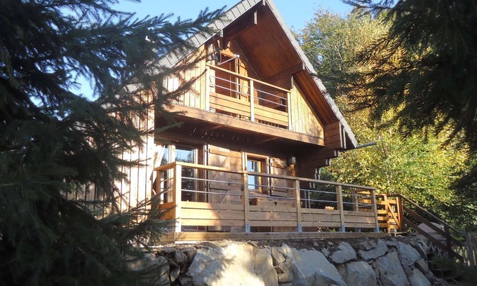 Picherande Chalet De Ski | Chalet on the edge of a forest - Garden & terraces - Near Super-Besse