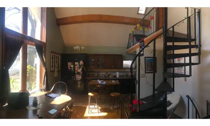 Providence Maison | Chalet on the Hill 5 minutes from downtown