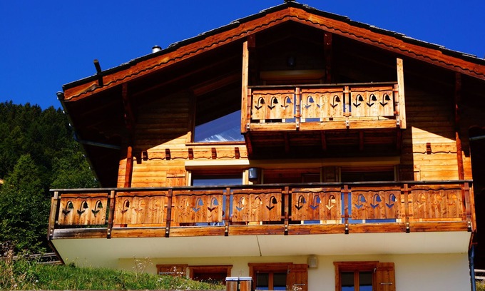 Heremence Chalet De Ski | Chalet vue panoramique au soleil, terrasse, sauna, domaine 4 Vallées et sentiers