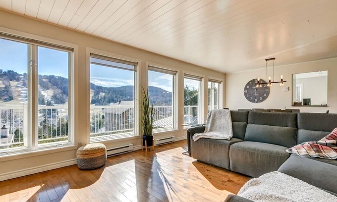 Saint-Sauveur Cabine | CHALET PANORAMIQUE MONT-HABITANT + NOUVEAUX DÉCOR!