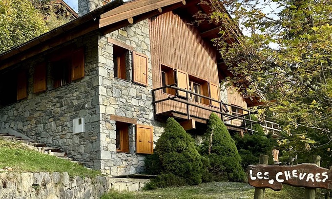 Meribel Chalet De Ski | Location chalet 70m2 au pied des pistes (150m du Doron)