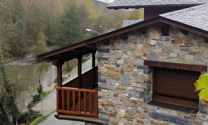 Puente de Domingo Florez Chalet De Ski | Chalet 'Rio Cabrera' with Private Terrace and Wi-Fi