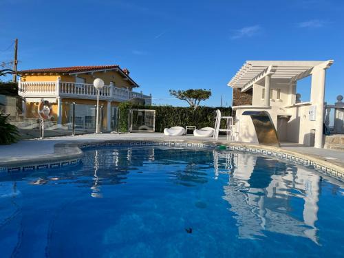 Miengo Maison | Chalet Robayera a línea de playa