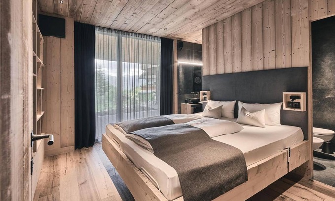 Racines Chalet De Ski | Chalet "Ruhiges Waldchalet" avec vue sur la montagne, terrasse privée et Wi-Fi