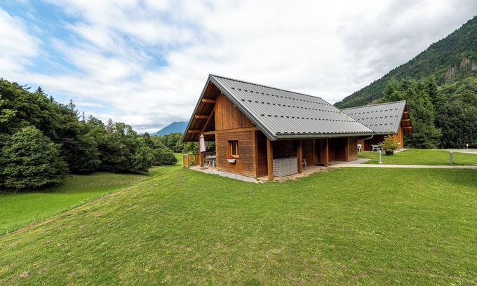 Faverges-Seythenex Chalet De Ski | Chalet 'Sambuy - Val De Tamié' avec vue sur la montagne, terrasse privée et Wi-Fi