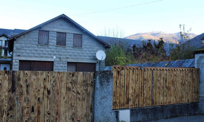 Bagneres-de-Luchon Chalet De Ski | Chalet "The 5 Peaks"