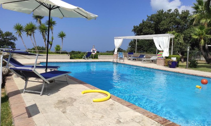 Capaccio-Paestum Chalet De Ski | Chalet vista Capri