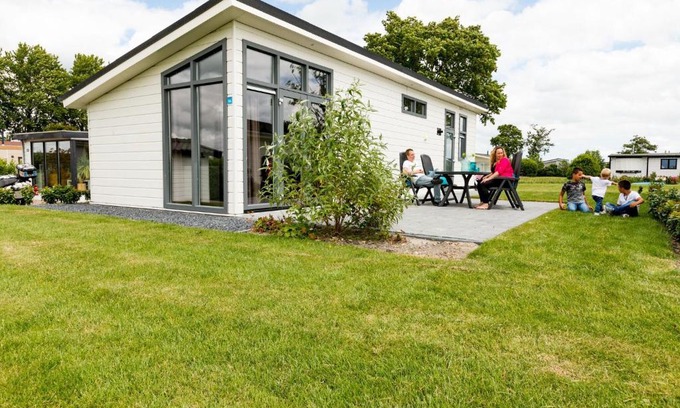 Berkhout Chalet De Ski | Chalet with dishwasher near Hoorn
