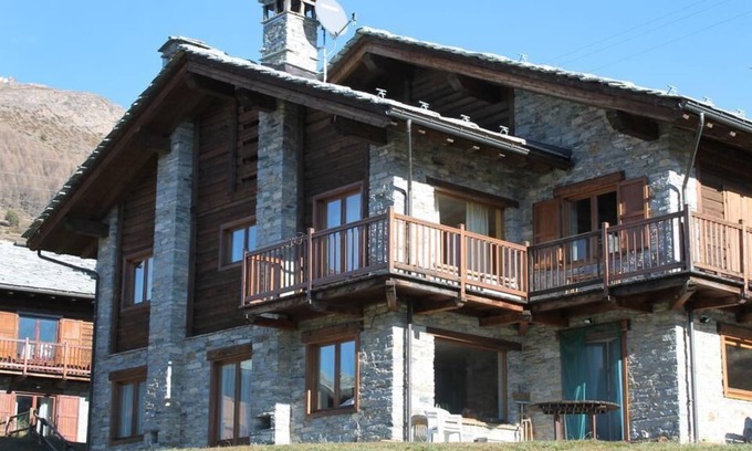 Gimillan Chalet De Ski | Chalet avec vue magnifique sur le Gran Paradiso