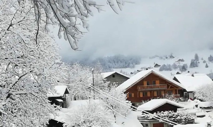 Queige Chalet De Ski | Chalet bois tout confort, indépendant, au calme, avec jolie vue sur Mont-Blanc