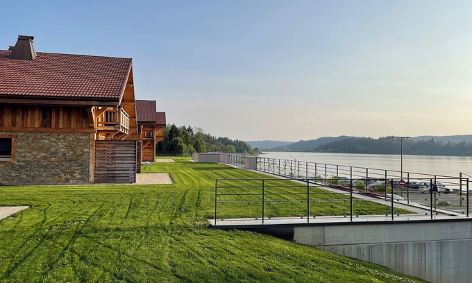Malbuisson Chalet De Ski | Chalets Coeur du Lac MALBUISSON / 10km de METABIEF / 8 personnes (+2) / 100 m2