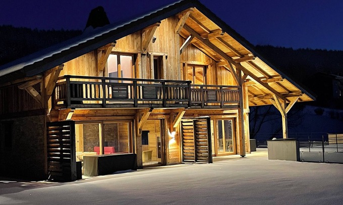 Malbuisson Chalet De Ski | Chalets Coeur du Lac MALBUISSON / 10km de METABIEF / 4 personnes (+2) / 56 m2