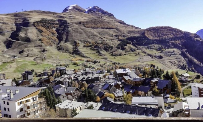 Les Deux Alpes Appartement | Chalets du Soleil by Interhome