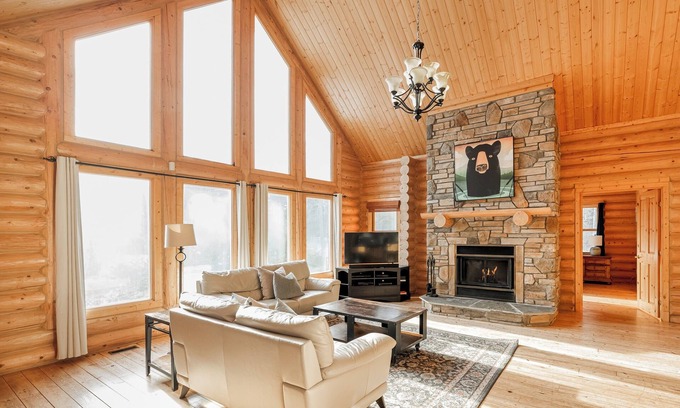 Mille-Isles Chalet De Ski | ChaletsOasis Luxury Log Home Deer6 avec bain à remous fermé privé toute la saison