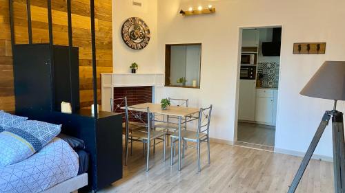 Les Hauts de Saint-Aubin Appartement | Chaleureuse Échappée : Commodités, Calme, Confort
