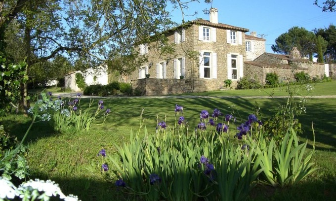 Le Tablier Cottage | Maison rénovée avec piscine et grand jardin, à 2 km de la Vallée de l'Yon