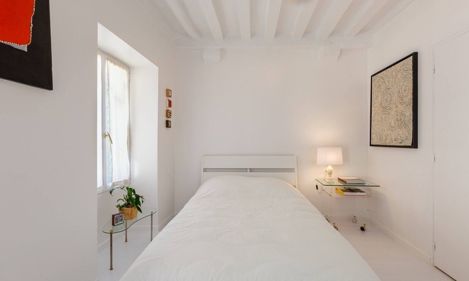 Amfreville-sous-les-Monts Lit Et Petit-Déjeuner | Chambre au cœur d'un cadre unique et artistique - Ward