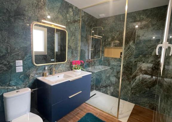 Jougne Maison | chambre à la frontière