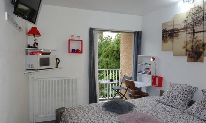 Bascule - Oratoire Maison | Chambre 1 PERSONNE et STUDIO 1 personne Avec Entrée Libre et Salle de Bain Privée