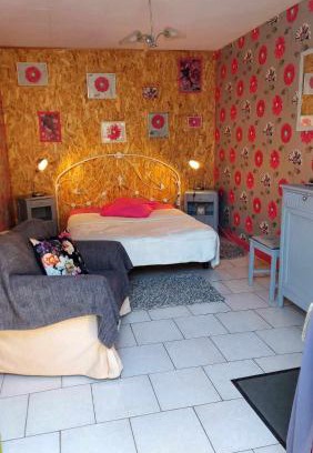 Sancoins Maison | Chambre agréable au fond du jardin