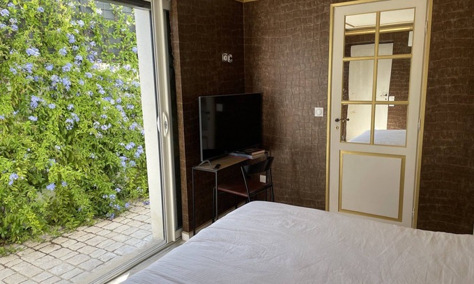 Aix-en-Provence Maison | chambre deluxe.salle bain marbre.piscine.jardin.vue.solarium.palmeraie.oliveraie