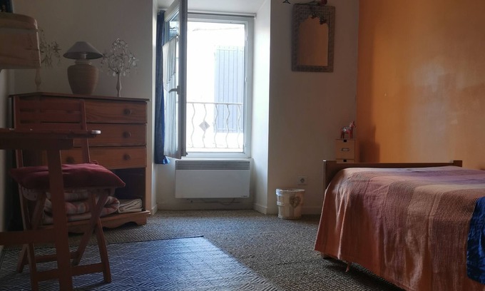 Die Lit Et Petit-Déjeuner | Chambre au calme. Départ rando depuis centre ville10mn gare et rivière à pied