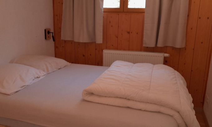 Taninges Lit Et Petit-Déjeuner | Chambre avec SdB dans chalet