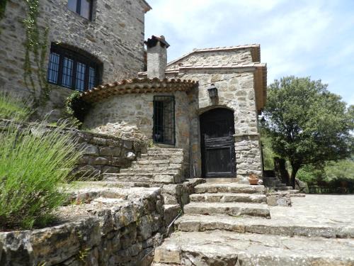 Cros Lit Et Petit-Déjeuner | Chambre Cévennes: Piscine, lamas, rivière